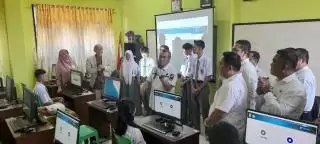 SMAN 8 Mandau Tuan Rumah Sosialisasi Pembelajaran Berbasis AI Bengkalis dan Dumai