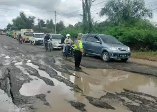 Survei Titik  Ruas Jalinsum Rusak Parah, Ini Misi Satlantas Polres Bengkalis