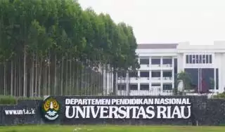 Tenaga Kebersihan UNRI Keluhku Kepemimpinan Rektor Sri Indarti, Gaji Dipotong Rp500 Ribu Lebih