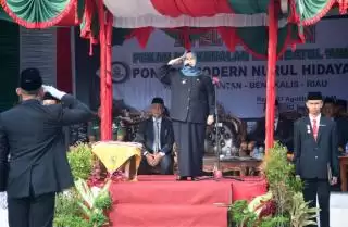 Kasmarni: Santri Ikhlas dan Bersyukur Sekolah di Pondok Calon Pemimpin Umat Masa Depan