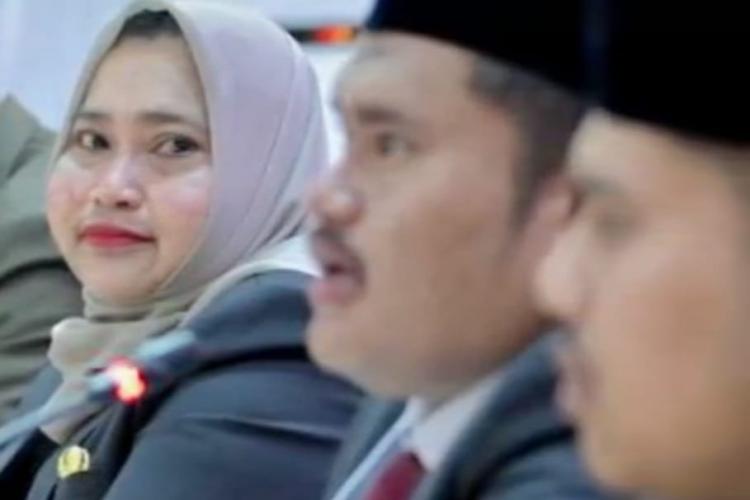 'Perang' Alat Kelengkapan Dewan