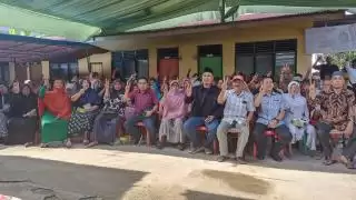 Cerita Rohaya, Wanita Molek Ngeluh Mushola ke Cabup Inhu Nomor Urut 2