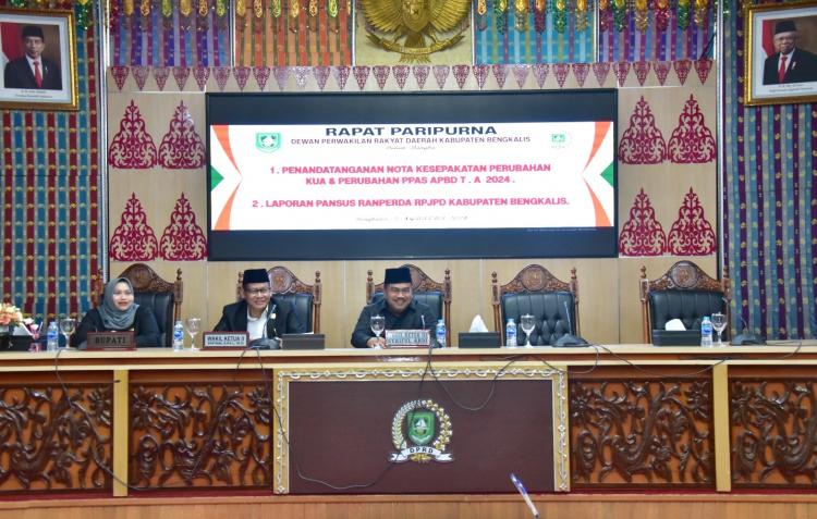 Pimpinan DPRD dan Bupati Bengkalis Tandatangani Nota Kesepakatan bersama KUA-PPAS TA 2025