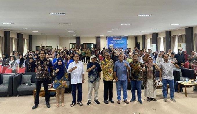 Di FEB Universitas Tadulako Dibongkar Mitos dan Fakta Tentang Sawit