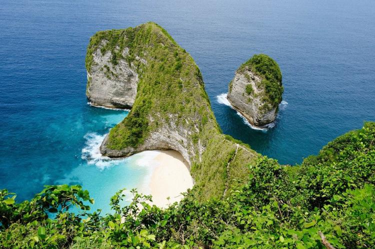 Mengapa Indonesia Jadi Pilihan Utama Perusahaan Asing?
