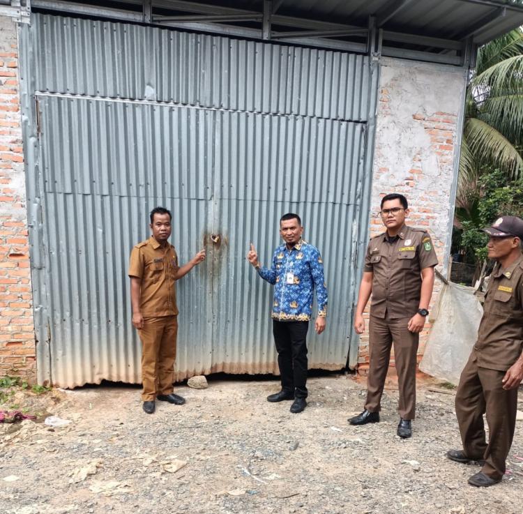 Sidak Gudang Penyimpanan Garam Ilegal, Camat Pinggir: Tutup Usaha Hingga Kantongi Perizinan