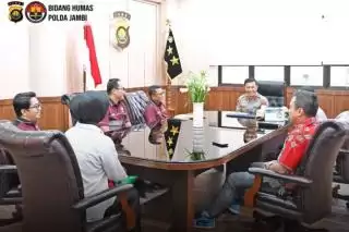 Pengurus INKANAS Mendatangi Polda Jambi, Pak Bray Manang Soebeti Kawal Kapolda Rusdi