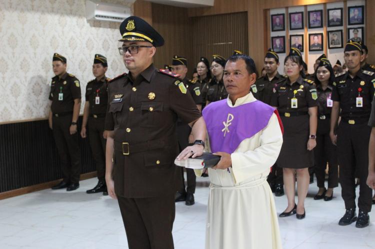 Vinsensius Tampubolon Gantikan Ruji Wibowo Jabat Kacabjari Madina di Kotanopan