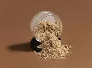 Wardah dan Maybelline Bersaing di Puncak Penjualan