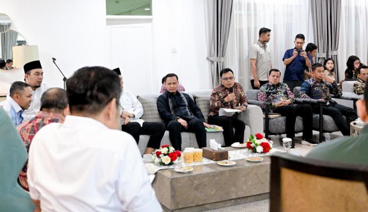 Temui Menteri Kehutanan, H. Asmar Usulkan 80 Ribuan Hektar Lahan Lepas dari PIPPIB