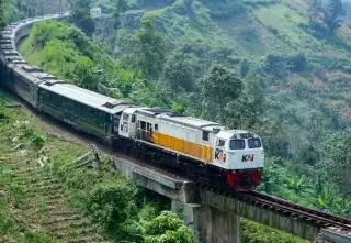 Transportasi Rendah Emisi: 17,7 Juta Pelanggan KAI Kurangi Sekitar 420 Ribu Ton CO₂ dalam 4 Bulan