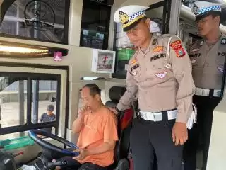 Ada Apa! Satlantas Polres Inhil Cek Kendaraan Masuk ke Tembilahan