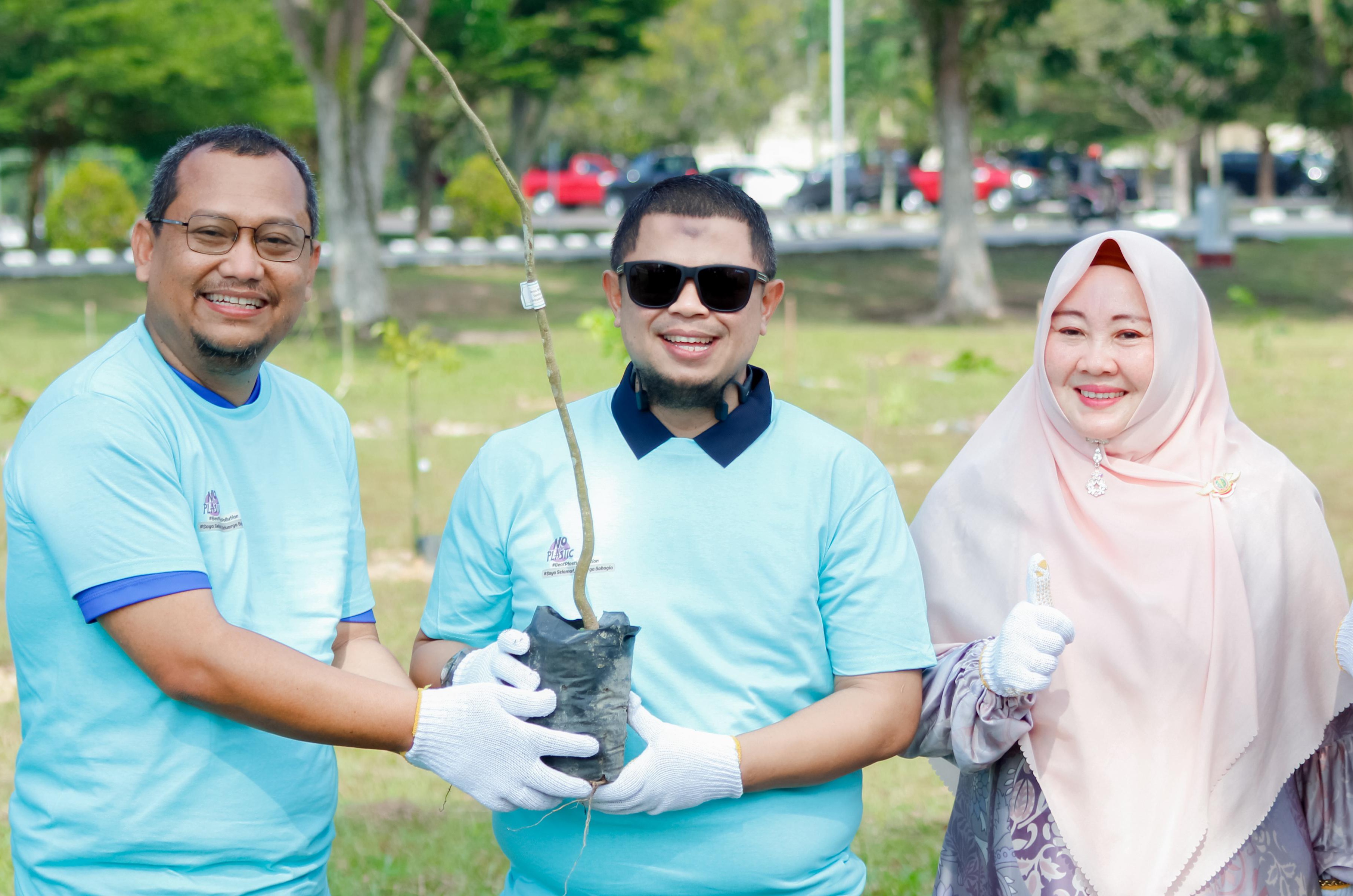 Peringati LH Sedunia 2025 Wilayah Operasi Bekasap Rokan, Camat Mandau Puji Penanaman Bibit Pohon
