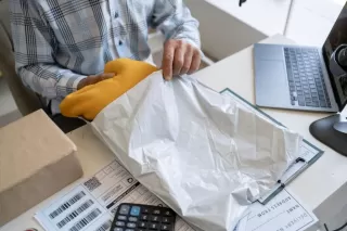 Cara Freelancer Kelola Uang: Gaji Diri Sendiri dan Simpan di Deposito