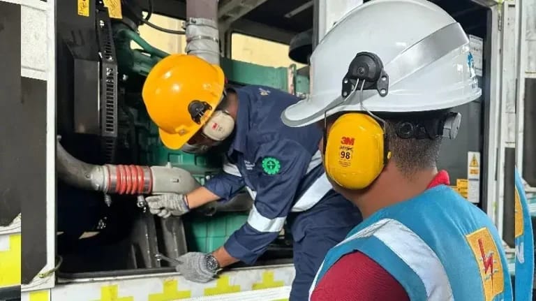 PT PLN ULP Selatpanjang Berupaya Maksimal Tuntaskan Perbaiki Mesin