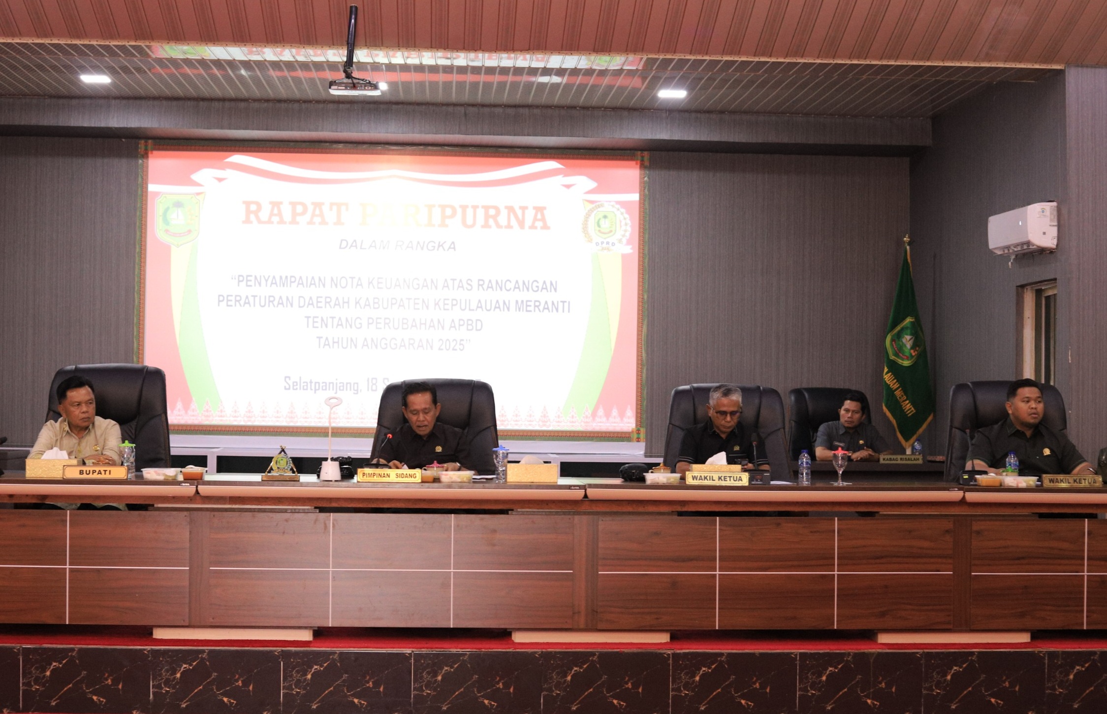 DPRD Kepulauan Meranti Paripurna Penyampaian Nota Keuangan Rancangan APBD P 2025