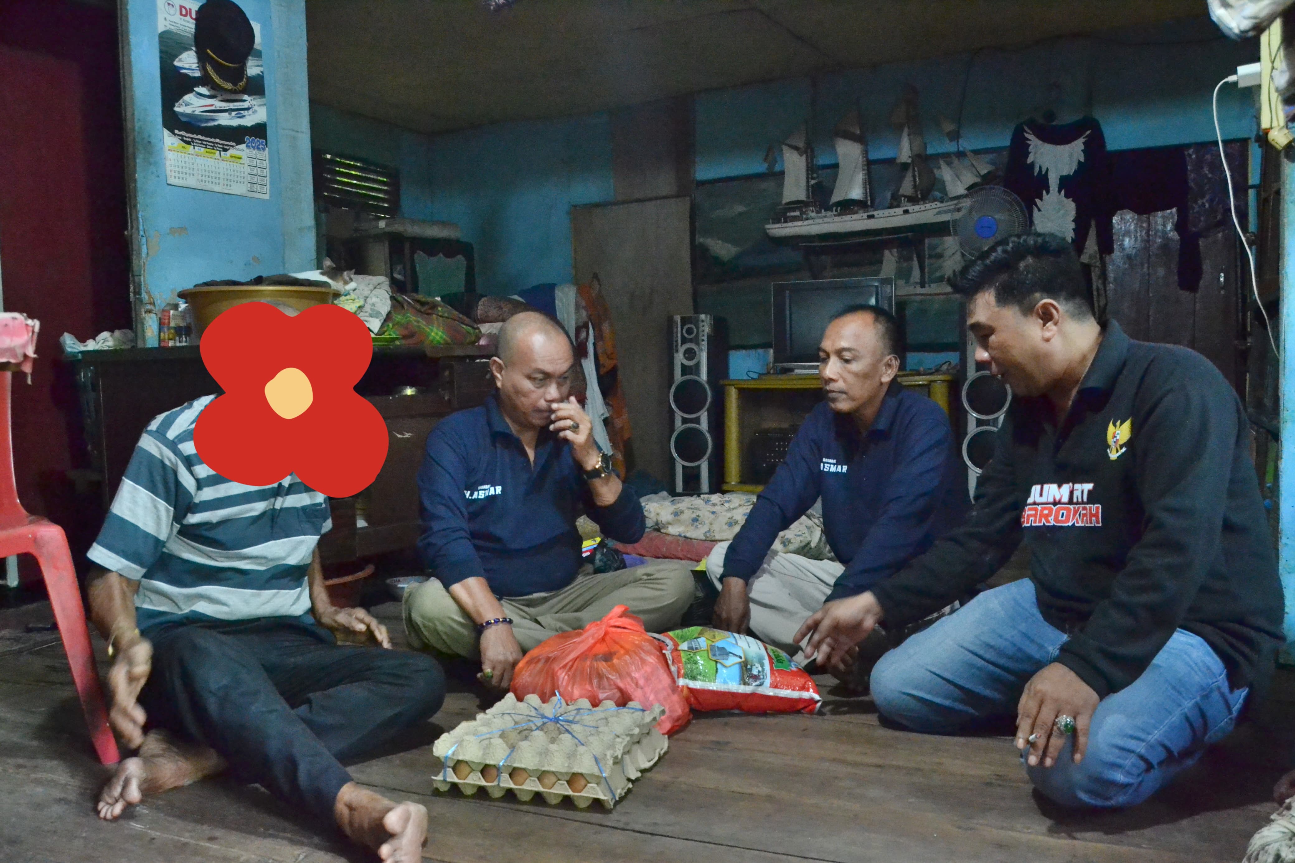 Jumat Barokah, Sahabat H Asmar Ringankan Beban Lansia di Kepulauan Meranti