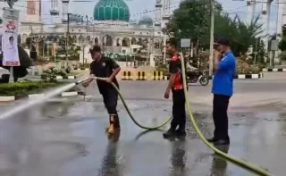 Jelang HUT ke 26, Bupati dan Wabup Rohul Instruksikan Bersih-bersih Jalan Protokol Pasir Pengaraian