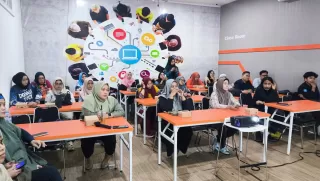 Total 30 UMKM Ikuti Kelas Intensif Telkom x Urban Digital di Makassar