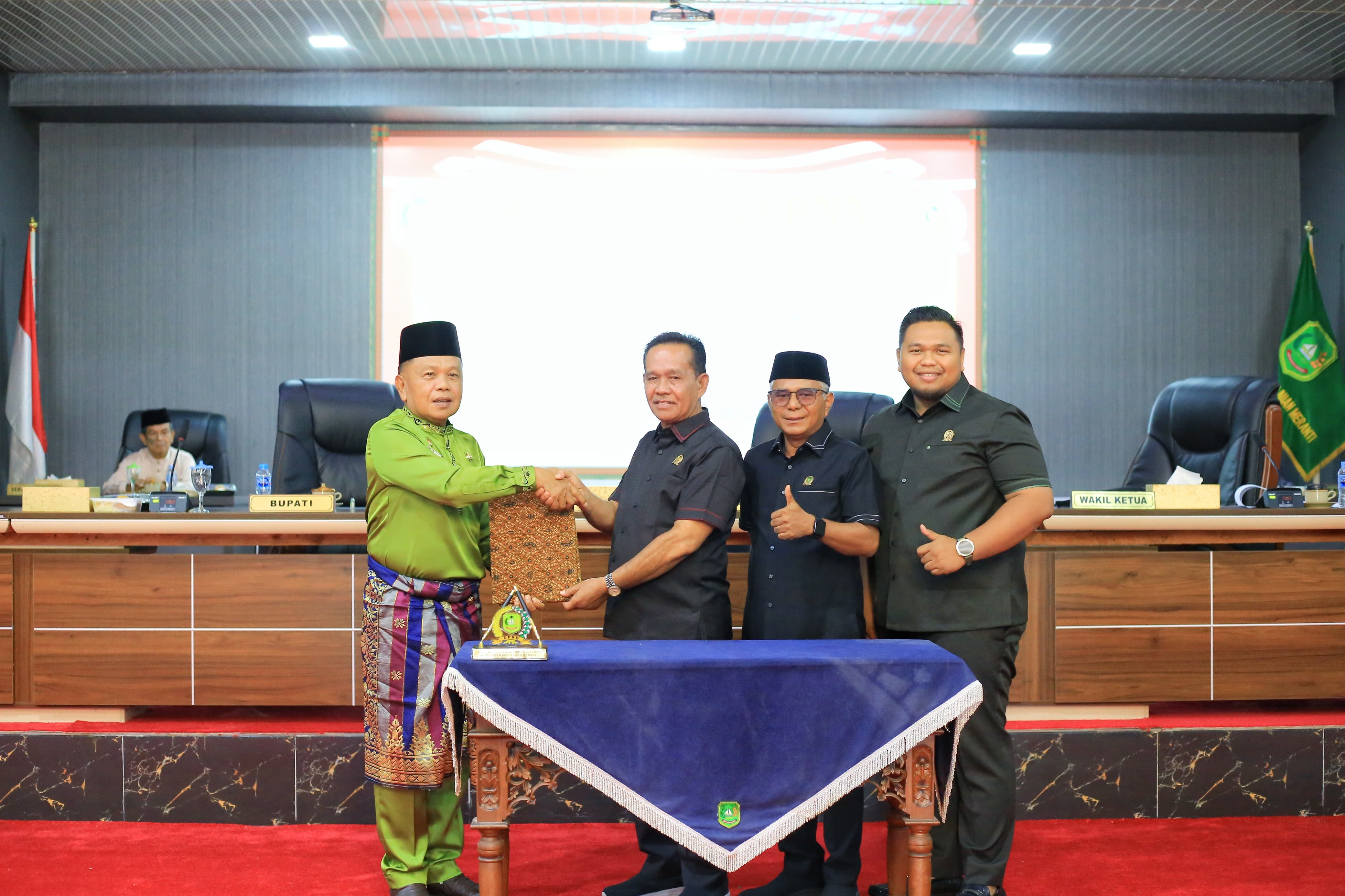 Pemkab Kepulauan Meranti dan DPRD Teken MoU KUA-PPAS APBD 2026