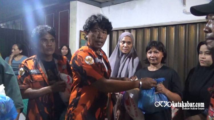 PP Medan Denai Bagikan 400 Paket Sembako untuk Warga Terdampak Banjir