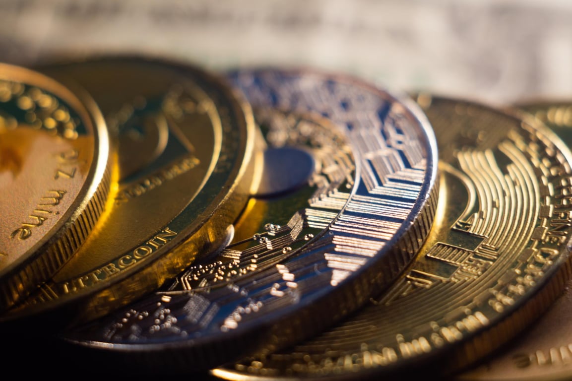 XRP Kembali Terkoreksi di Tengah Debut ETF dan Lonjakan Investor Institusi