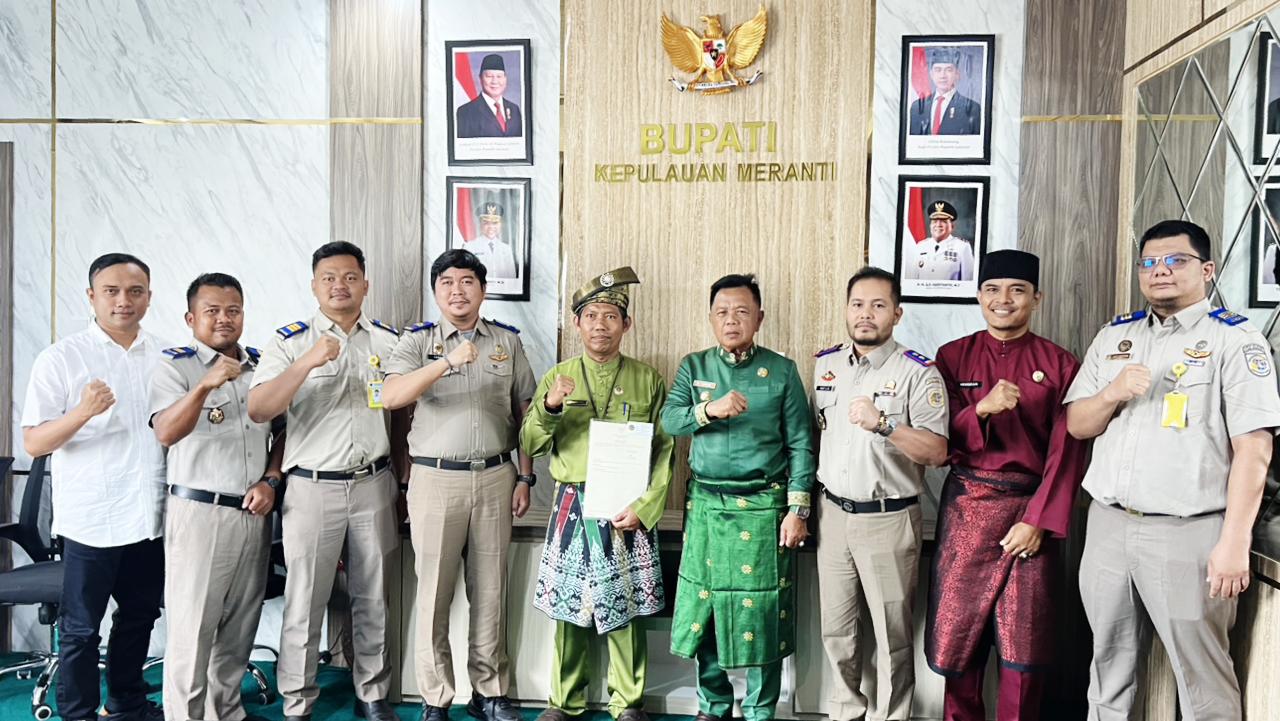 Bupati Kepulauan Meranti Terima Sertifikat Aset Tanah Pemda dari ATR-BPN