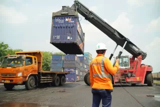 Barang Terkelola 21 Juta Ton Hingga November 2025, KAI Logistik Perkuat Distribusi Logistik Nasional