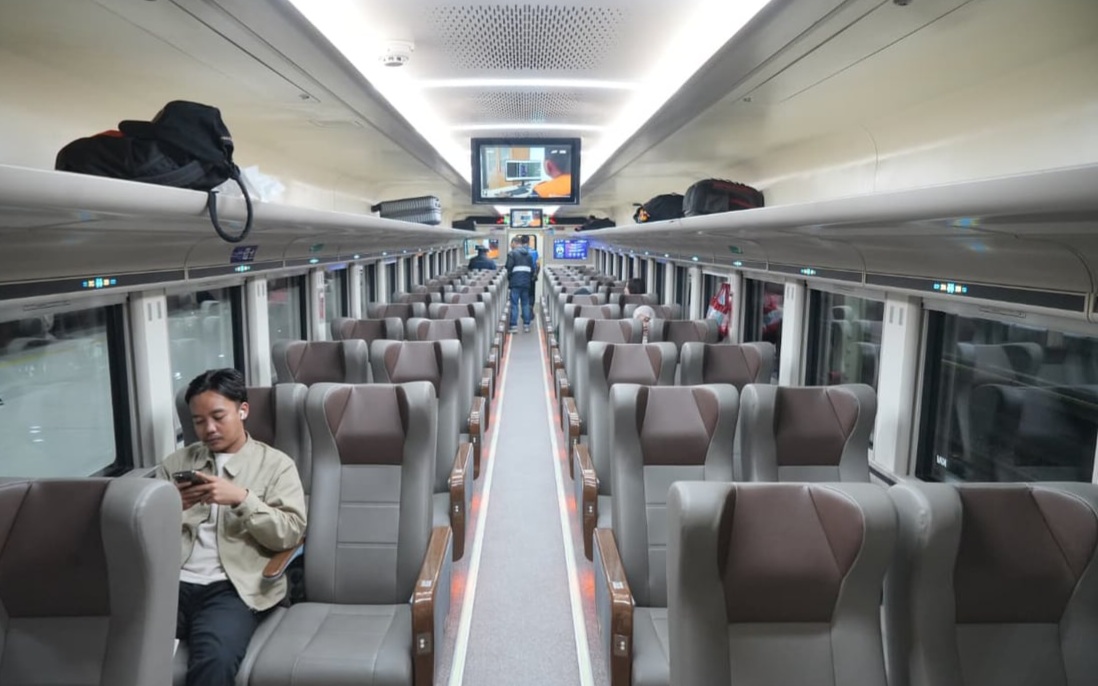 Sarana Stainless Steel New Generation di KA Gajayana dan Parahyangan