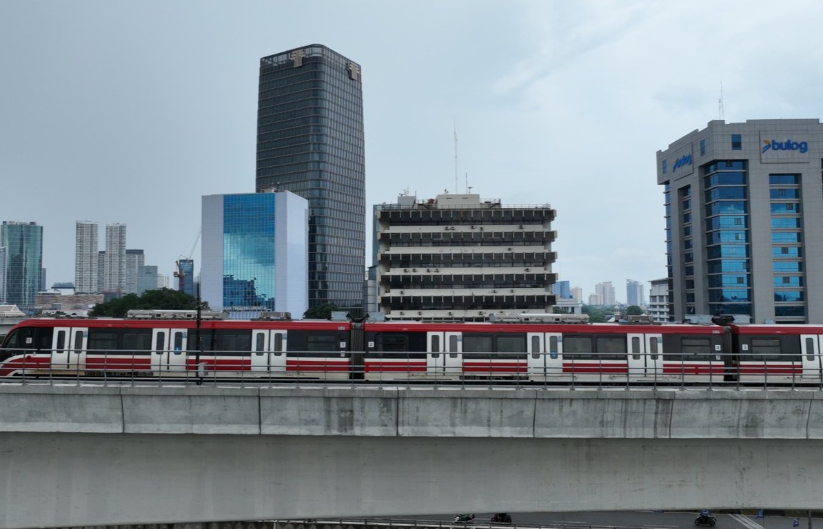 Atur Waktu, Atur Kenyamanan: Ini Pola Jam Sibuk LRT Jabodebek dan Alternatifnya