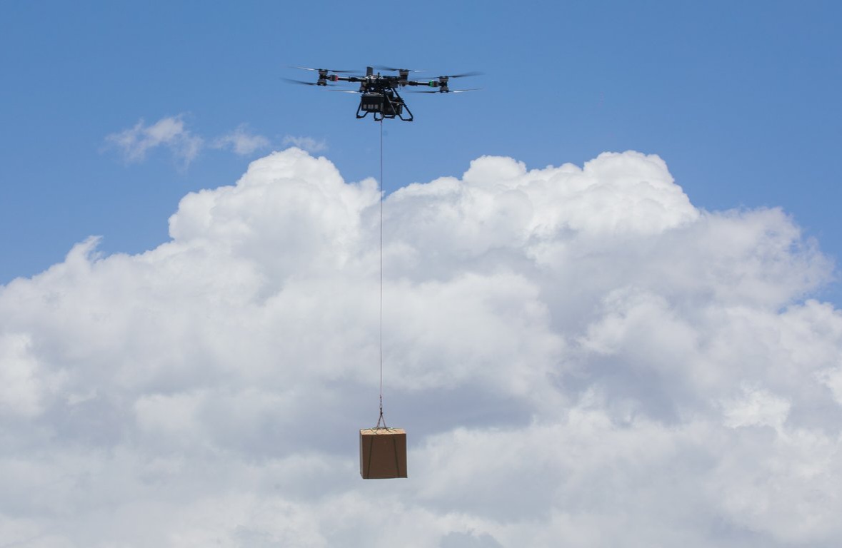 Distribusi Material Konstruksi ke Area Terpencil dengan DJI FlyCart 100