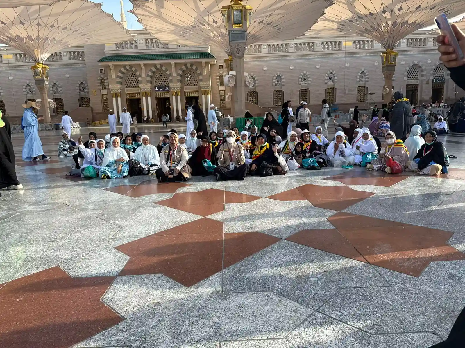 Panas Ekstrem di Arab Saudi Rasanya Mau Meleleh, Tim Kesehatan Perkuat Pendampingan CJH Siak