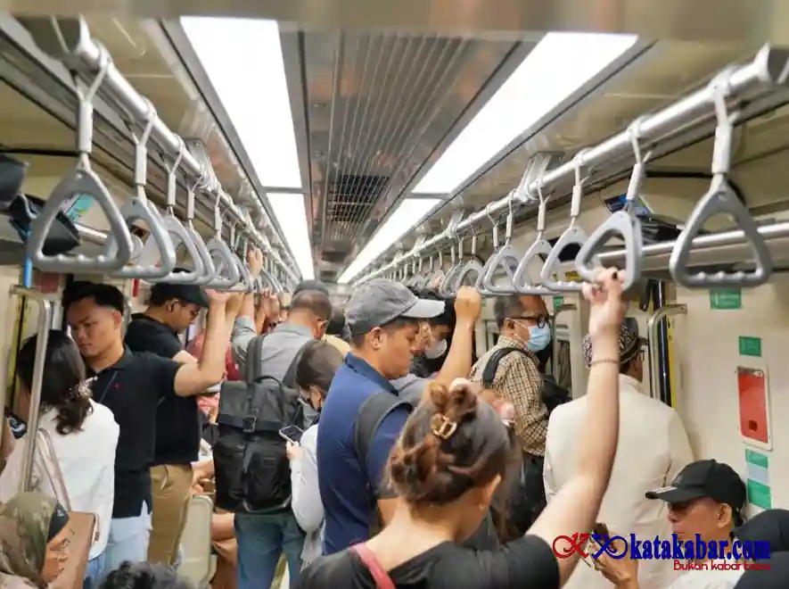 Uji Coba LRT Jabodebek, KLB: Mulai Dimanfaatkan Pengguna Jam Sibuk Pagi