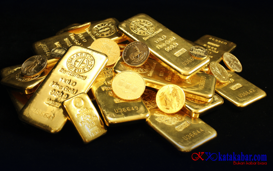 Harga Emas Bergerak Negatif, Sentimen The Fed dan Dolar Jadi Penekan Utama