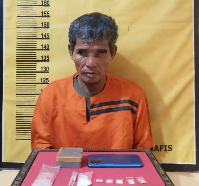 Pengedar Sabu di Rengat Barat Nekat Lompat Jendela Saat Digerebek Polisi Inhu, Tapi Tetap Saja Tertangkap