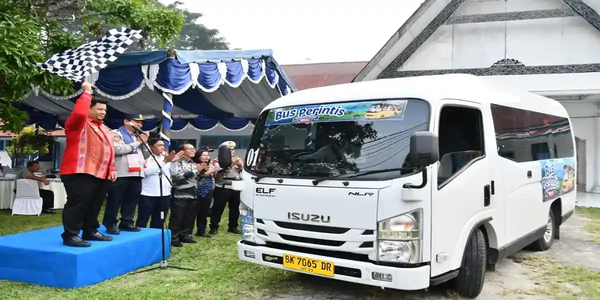 Dukung Pendidikan, 6 Bus Gratis Antar-Jemput Pelajar Samosir Mulai Beroperasi