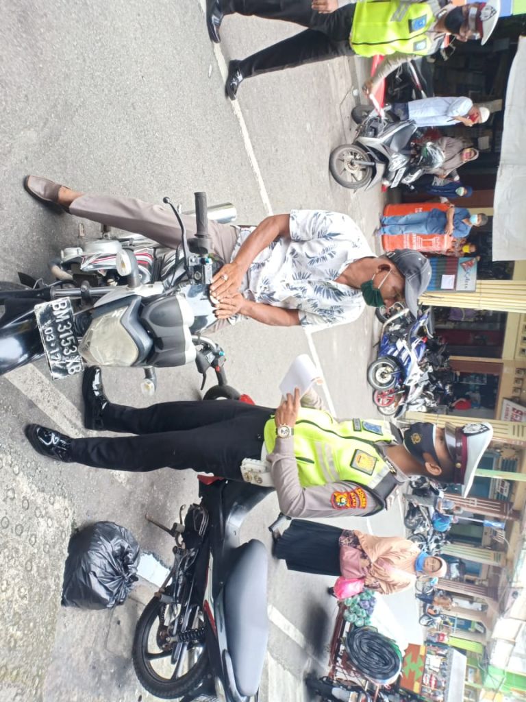 Polisi Tegur 17 Pelanggar Lalu Lintas di Meranti
