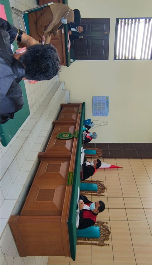 PN Sidang Perdana, Tiga Perempuan Duduk di Kursi Pesakitan