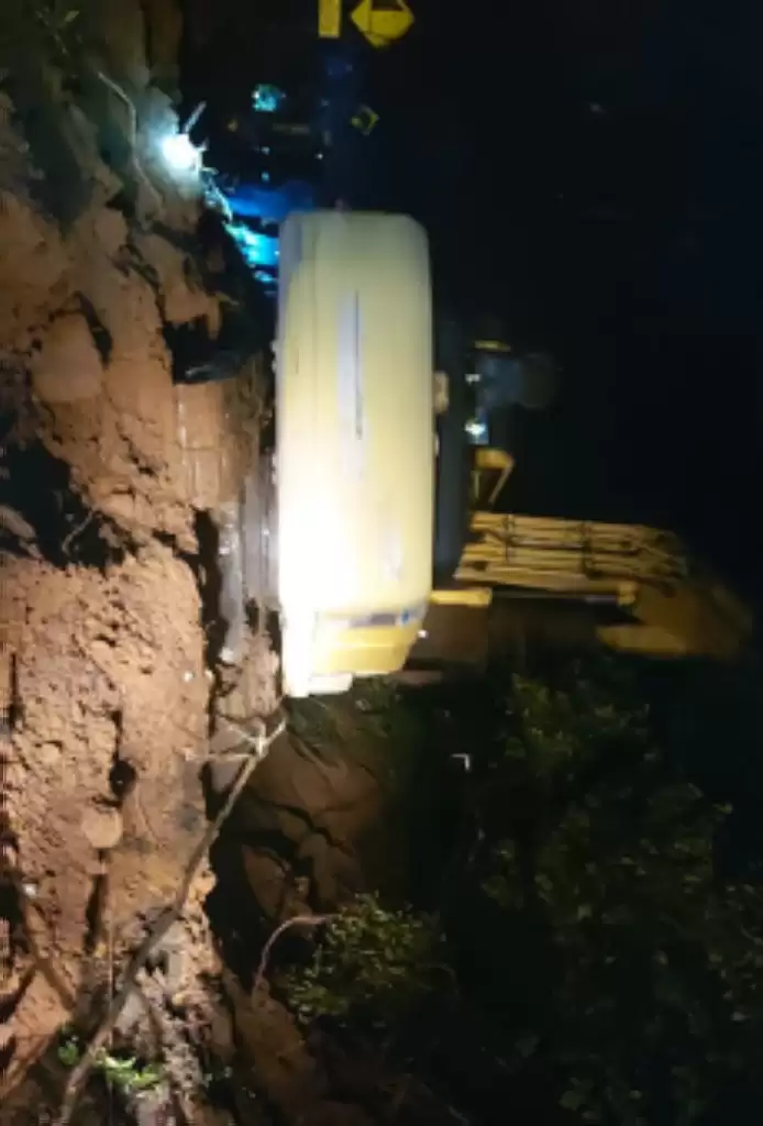 Longsor Lumpuhkan Jalur Medan Berastagi