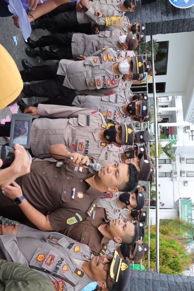 Mahasiswa Tolak Asisten I Komentari Demo di Kantor Walikota Siantar, Aksi Bakar Ban Berujung Damai